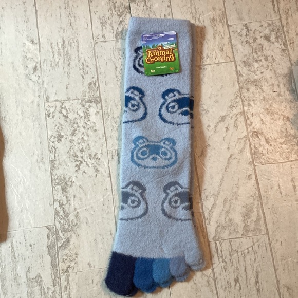 Animal Crossing: New Horizons Crew Socks & Fuzzy Crew Toe Socks Bundle - Picture 8 of 13